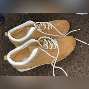 No boundaries tennis shoes